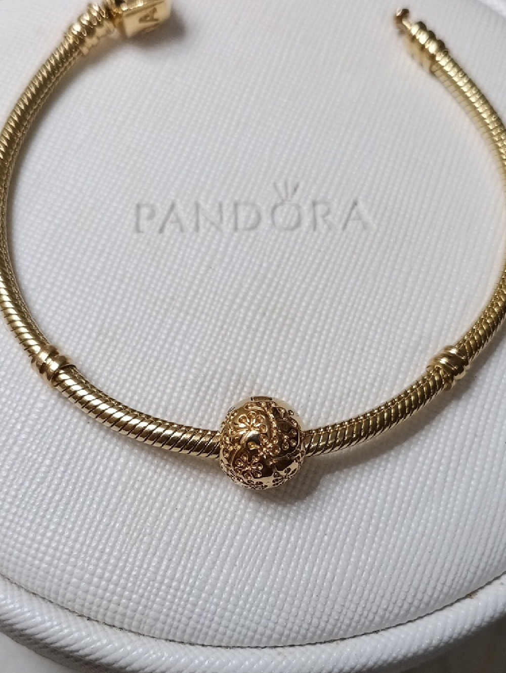 Pandora 14k Solid Gold Vintage 2016 Lucerne Clip ( One Clip Only)